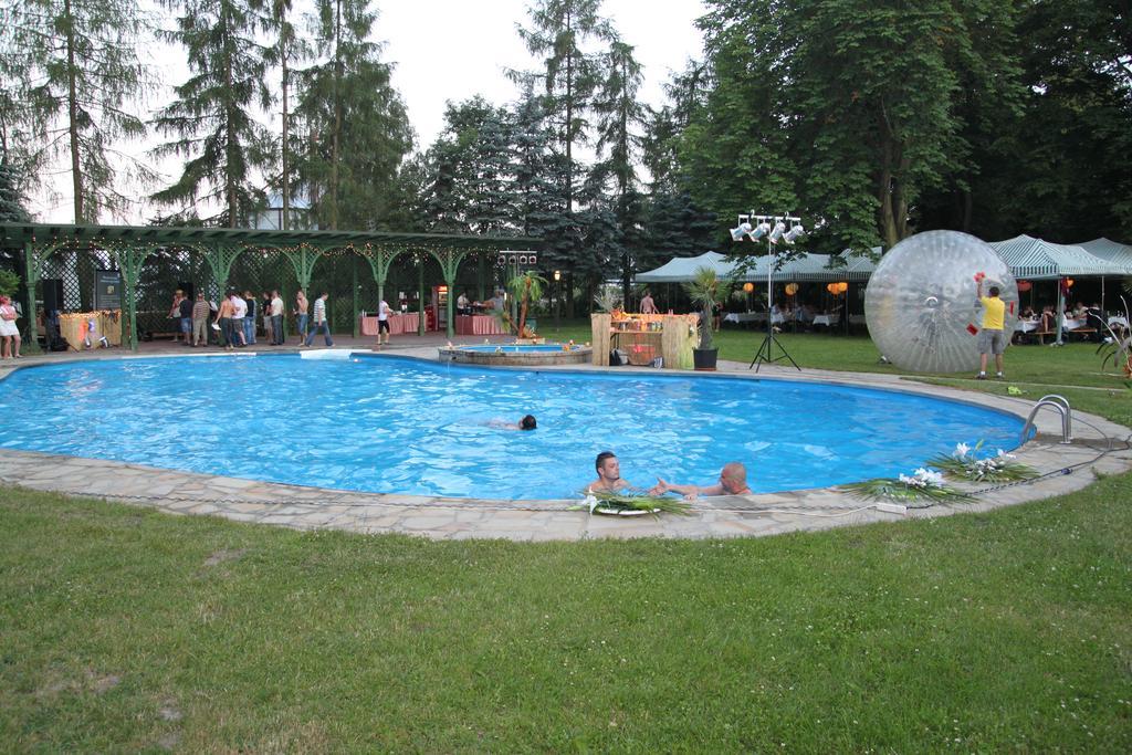 Ostoya Inn & Granary Jasionka Dış mekan fotoğraf